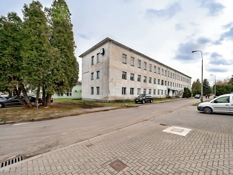 Biuro na sprzedaż, 2350 m², Błonie